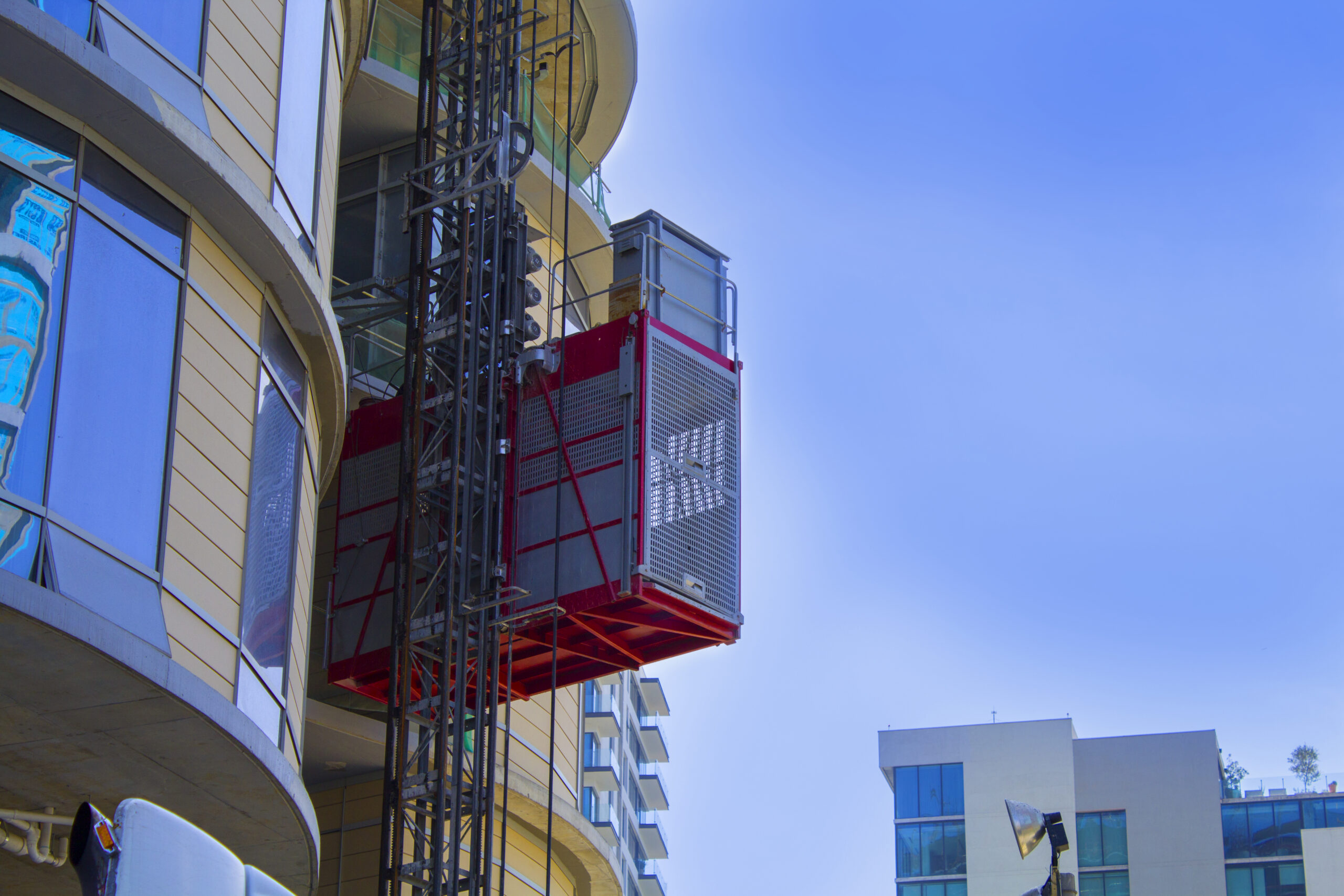 Elevador en Torre 2 scaled