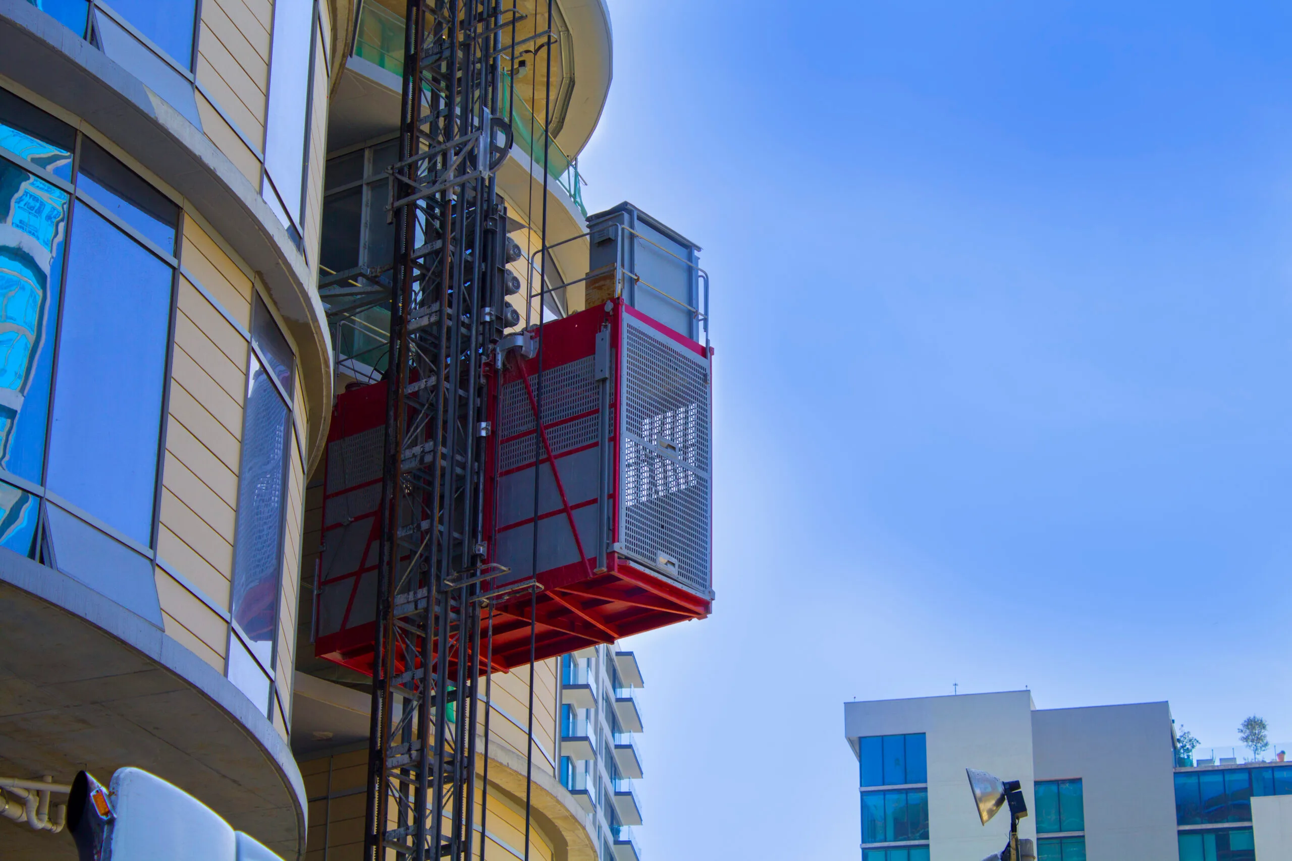 Elevador en Torre 2 scaled